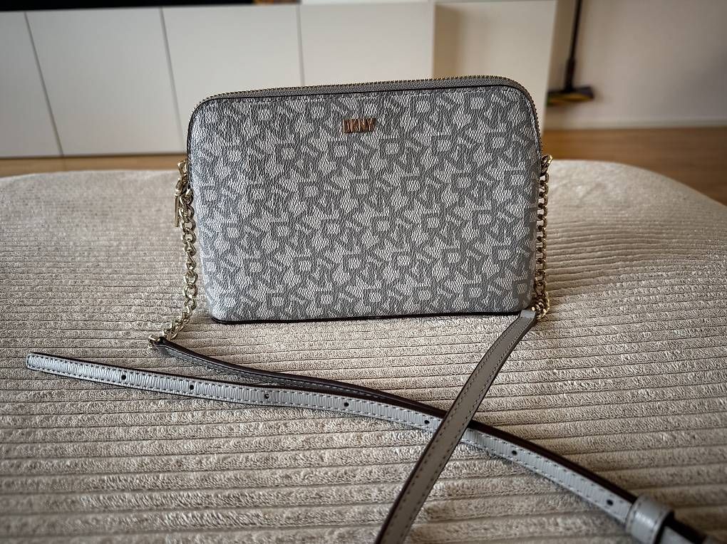 Borse da donna: DKNY Bryant Dome Umhüngetasche – Usato da Uster venduto da cynale 1