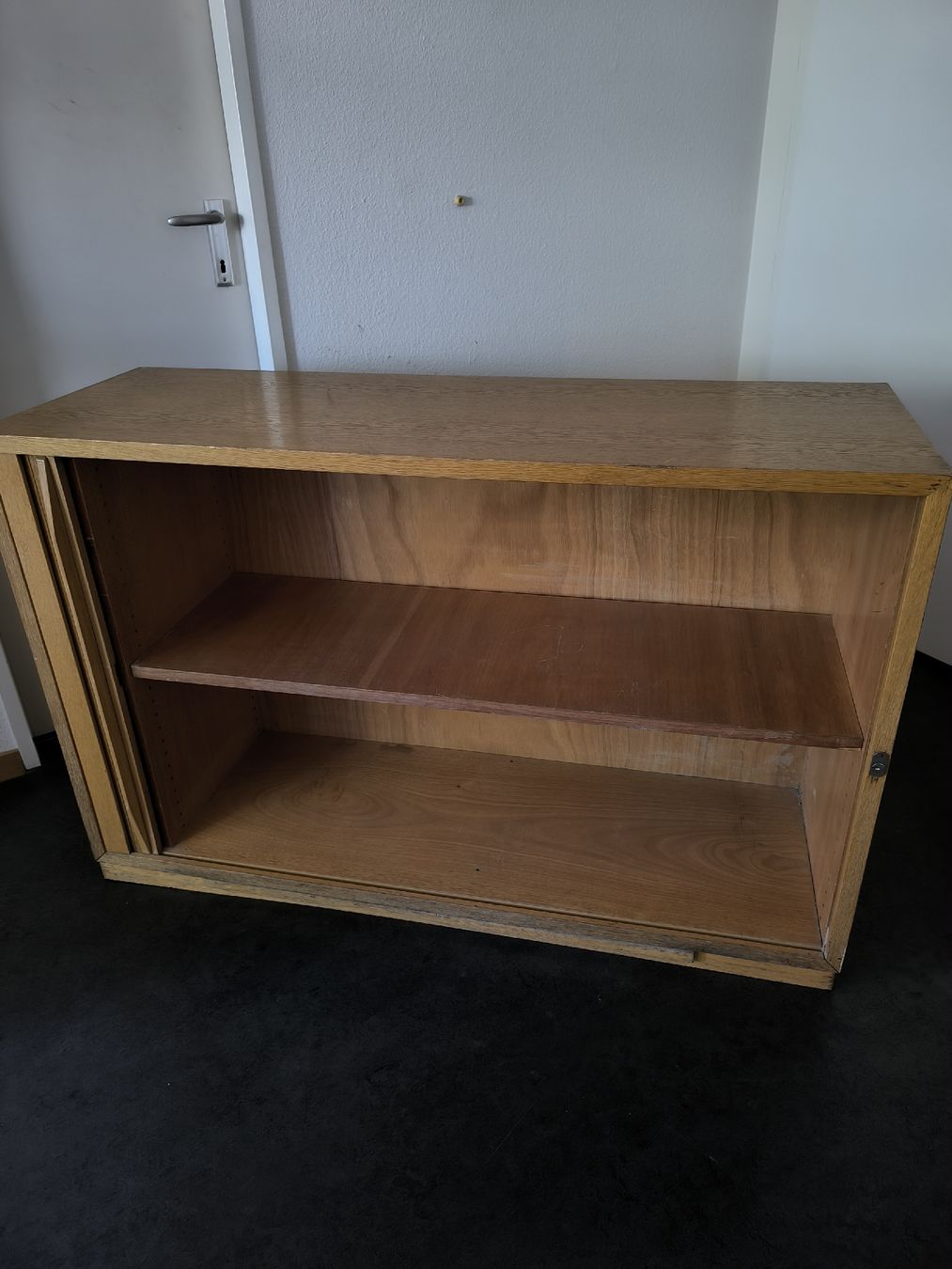 Commodes: Sideboard mit Schiebetür – D'occasion à Zürich par pokebros 2