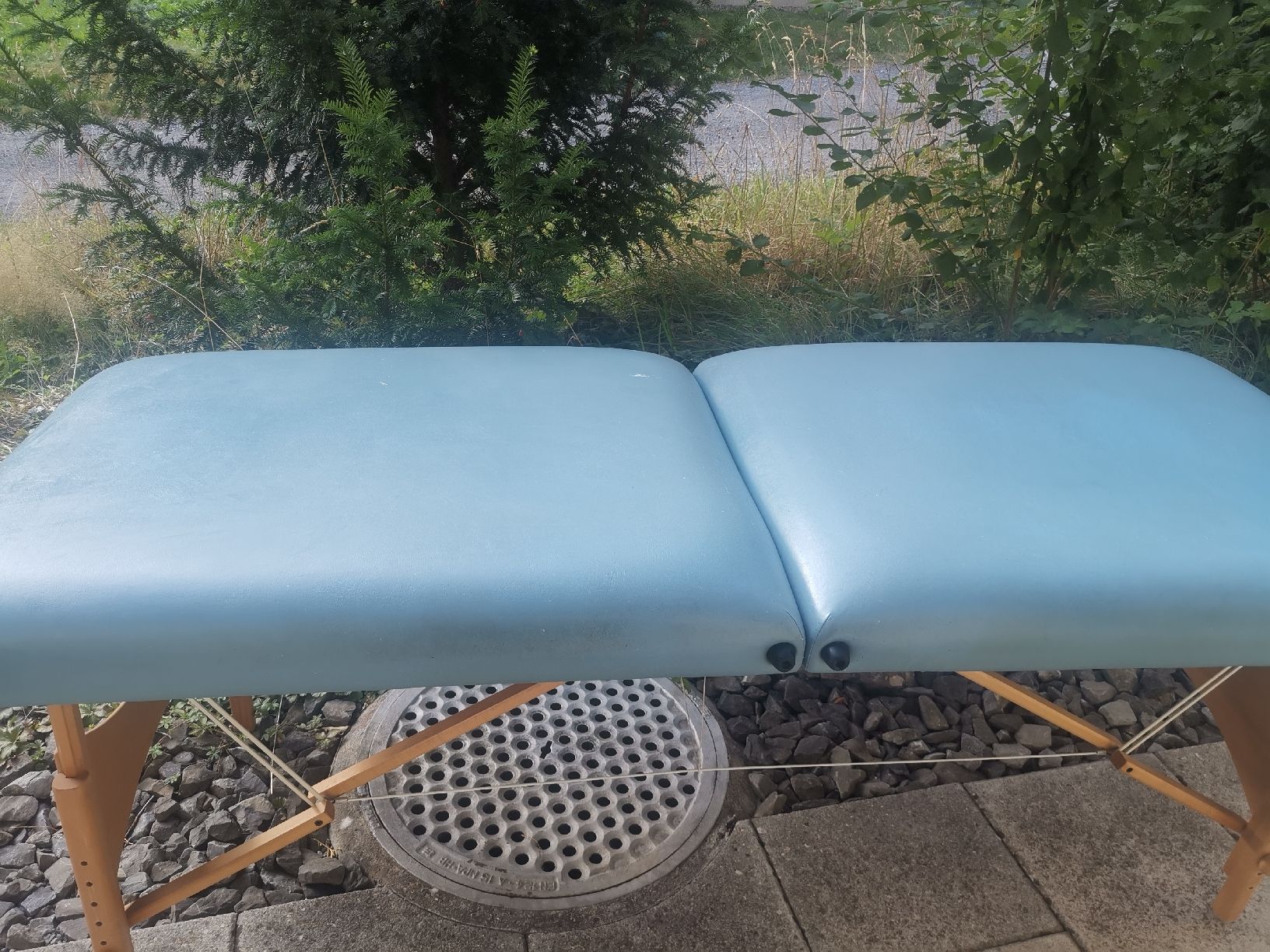 Dispositivi per massaggi: Massageliege Oatworks klappbar zu einem Koffer – Usato da Greppen venduto da Etoille