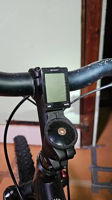 Mondia Biciclette: Vtt Mondia + divers accessoires – Usato da Yvonand venduto da Steve.Gander 2