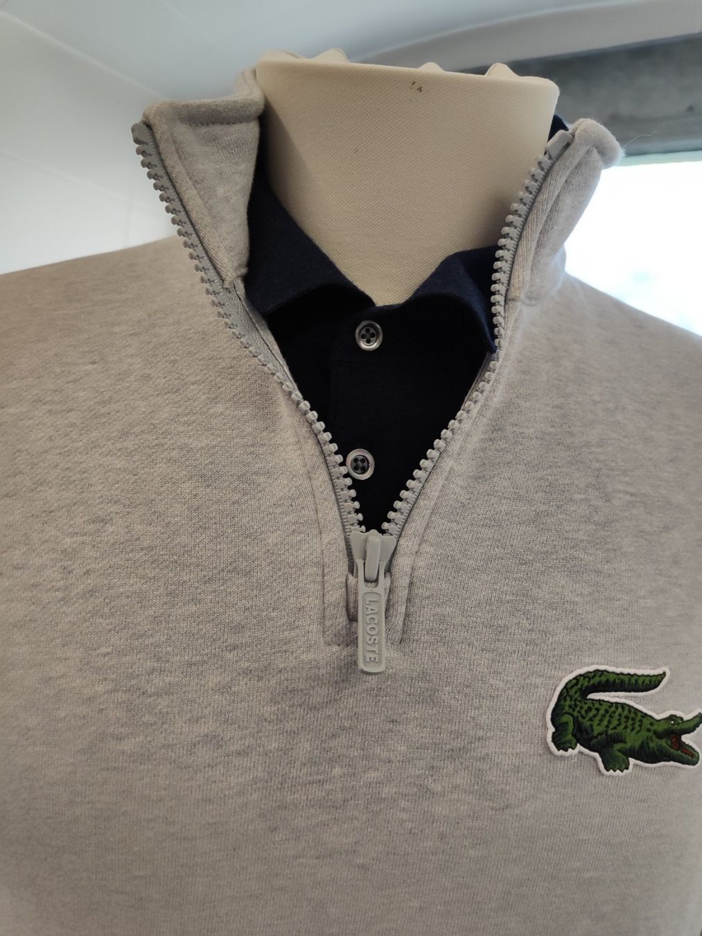 Lacoste Maglioni & Felpe: Hellgrau Lacoste Shirt Gr M – Nuovo (secondo la descrizione) da Langnau am Albis venduto da Judithsebi