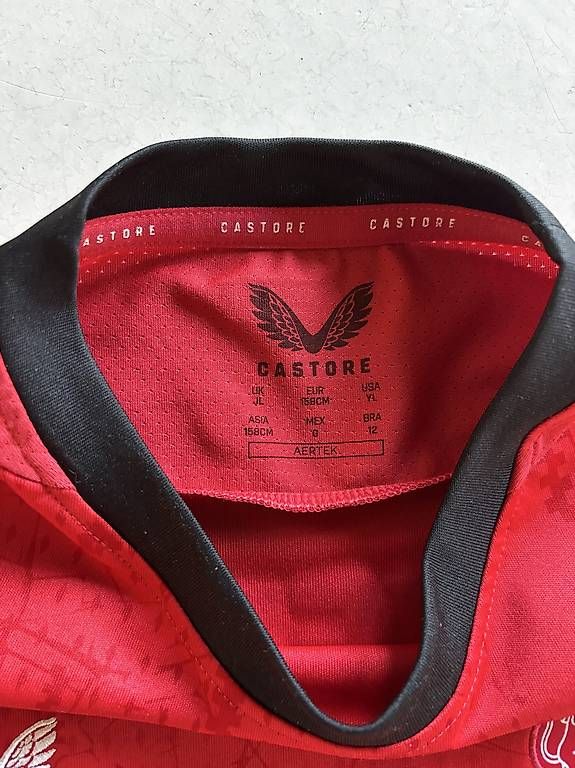 Scarpe, pantaloni & magliette da ginnastica: Wirtz Trikot – Usato da Kriens venduto da thaya79 2