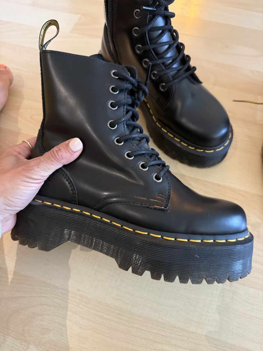 Damenschuhe: Dr Martens Plateau Schnürschuh – Neu (gemäss Beschreibung) aus Zermatt von Lisboa30