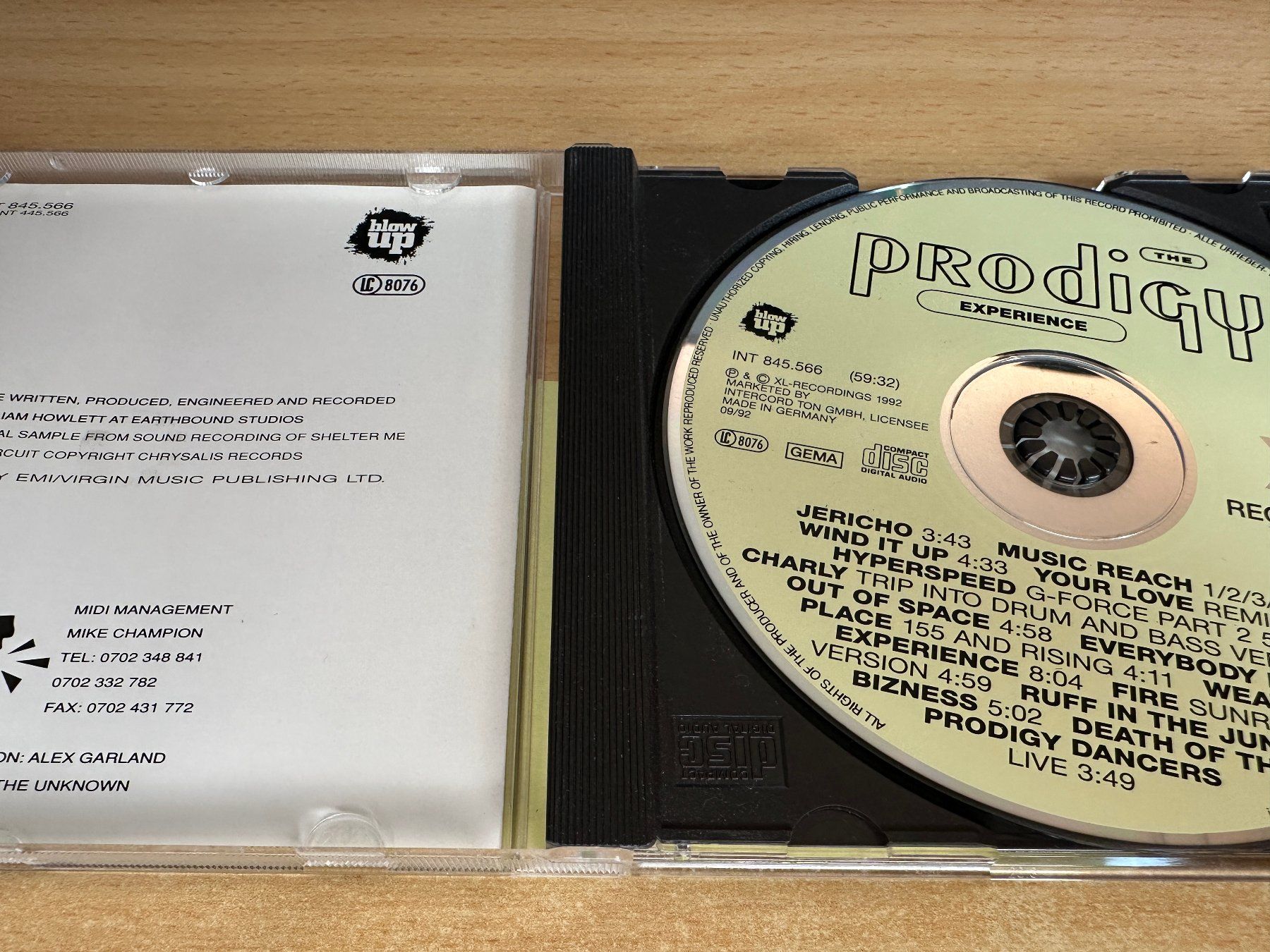 CDs: D4 The Prodigy – Experience – Gebraucht aus Rikon im Tösstal von Alpenmutz 2
