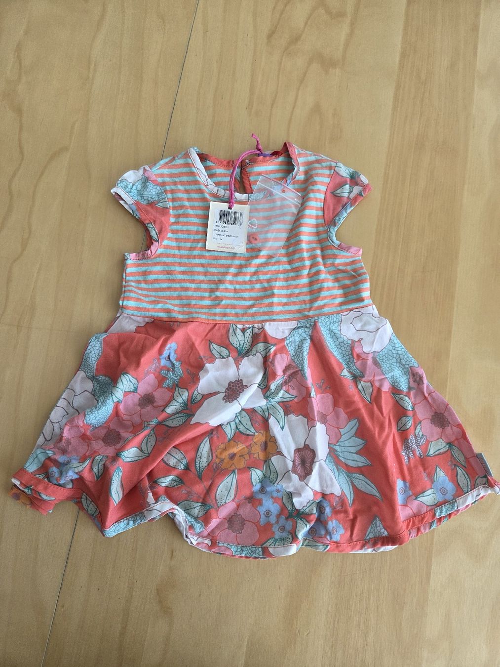 Vestiti & Gonne: Sommerliches Mädchen Kleid mit Blumenmuster, Grösse 74 – Nuovo e nell'imballaggio originale da Oberkirch LU venduto da sa_kr