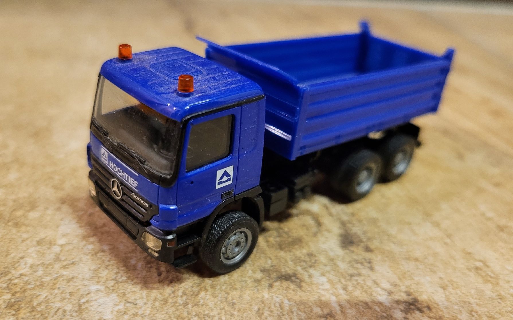 Herpa Kit di modellismo & Modellini statici: Herpa LKW's 1:87 – Usato da Hettiswil venduto da kuese85 9
