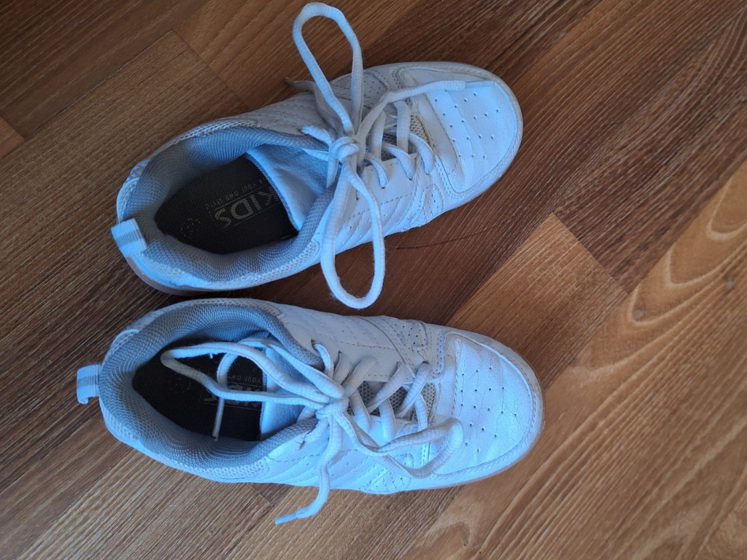 Schuhe für Jungen: Turnschuhe 30 – Gebraucht aus Herrliberg von linavogt