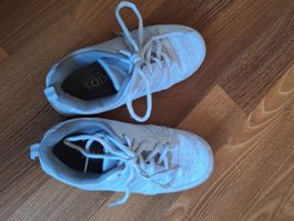 Turnschuhe 30