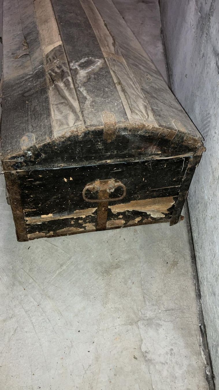 Valigie: Lungo baule da restaurare – Usato da Melano venduto da H-Sara 2