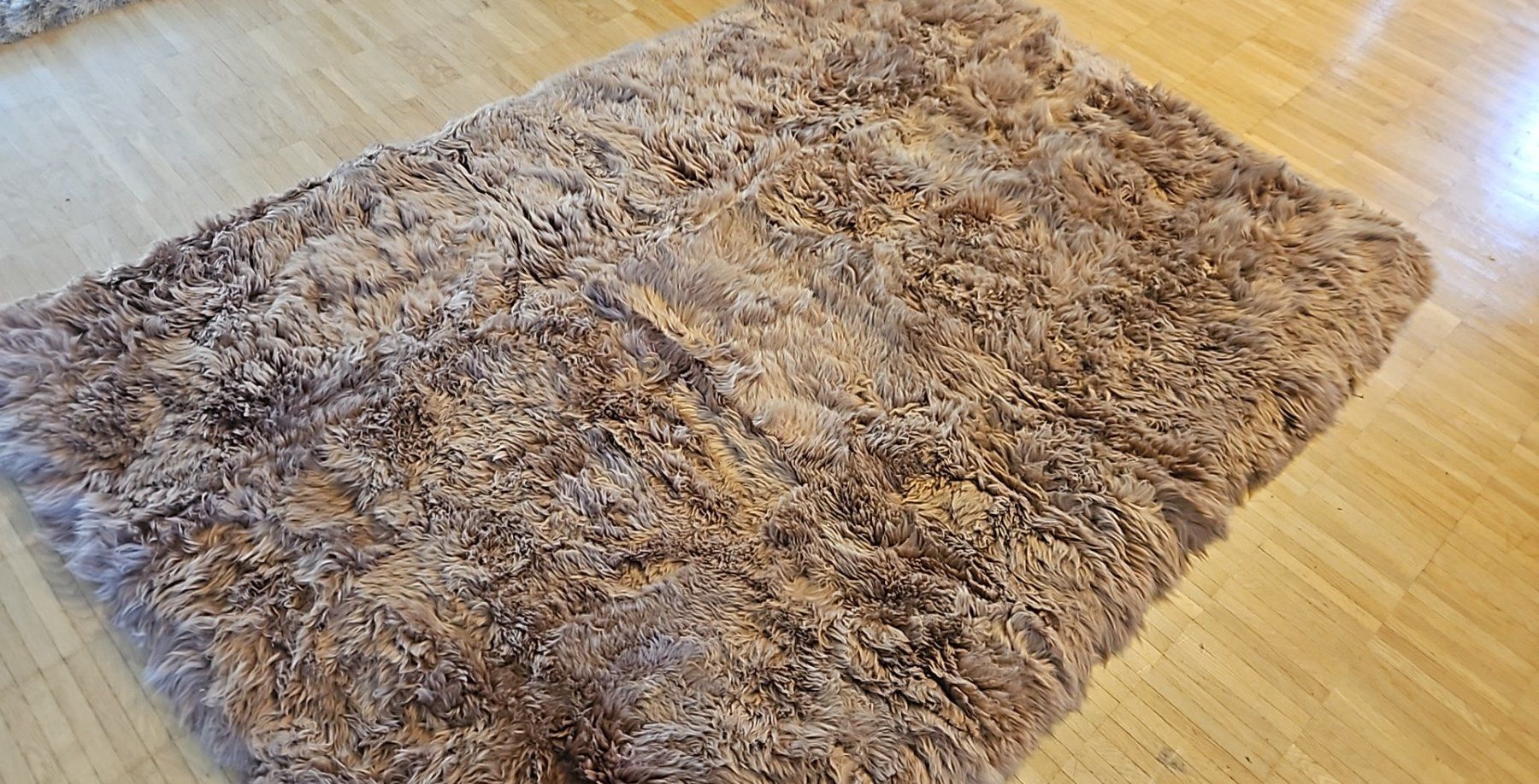 Teppiche: Lammfellteppich 120x175cm – Gebraucht aus Luzern von schuhparadies159