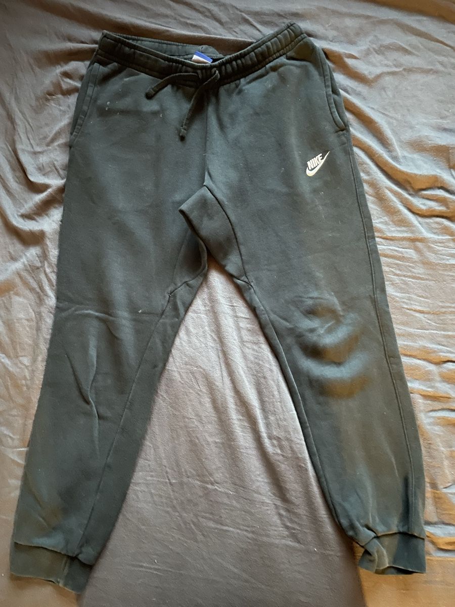 Nike Pantaloni: Nike Jogginghose schwarz Grösse S – Usato da Spreitenbach venduto da dar_26yd