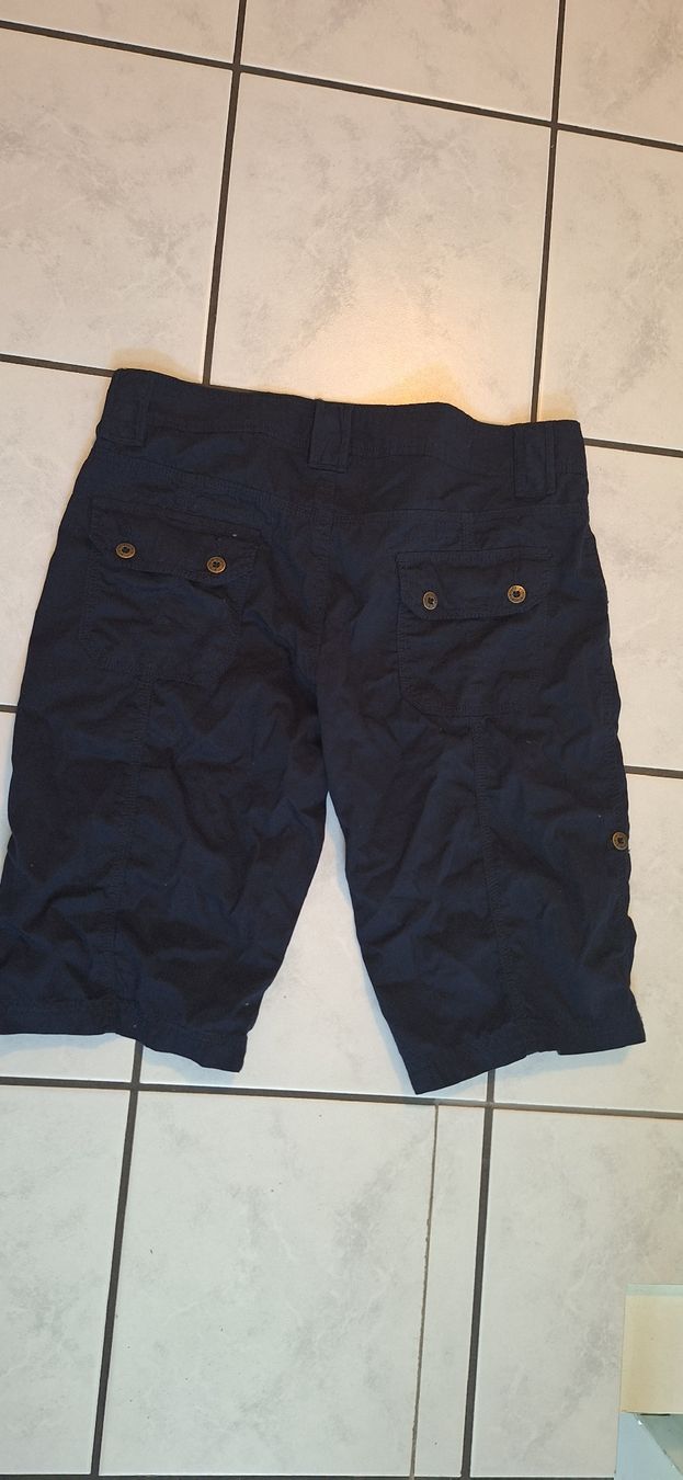 Pantaloni: Damen Sommerbermudas Gr. 42 – Usato da Schwyz venduto da cla_8w6t 1