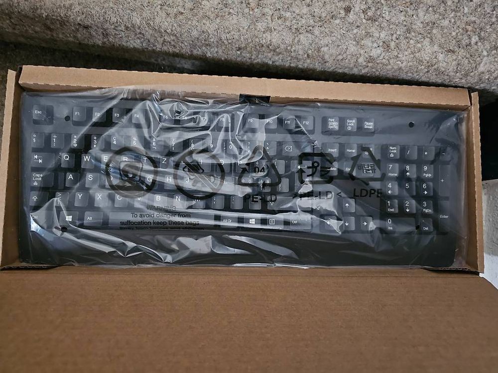 Lenovo Tastiere: Clavier filaire LENOVO neuf – Nuovo e nell'imballaggio originale da Ste-Croix venduto da gfamily 1