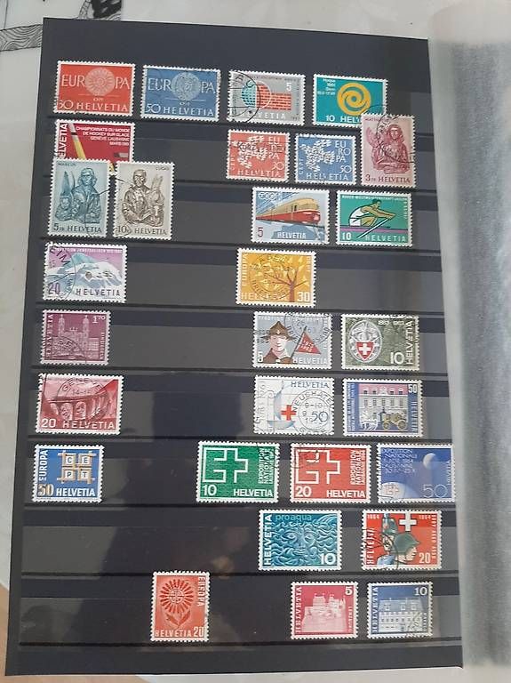Tutti i francobolli: Briefmarken-Einsteckbuch LEUCHTTURM, gestempelte CH-Marken – Usato da Basel venduto da Renato_hirzi 1