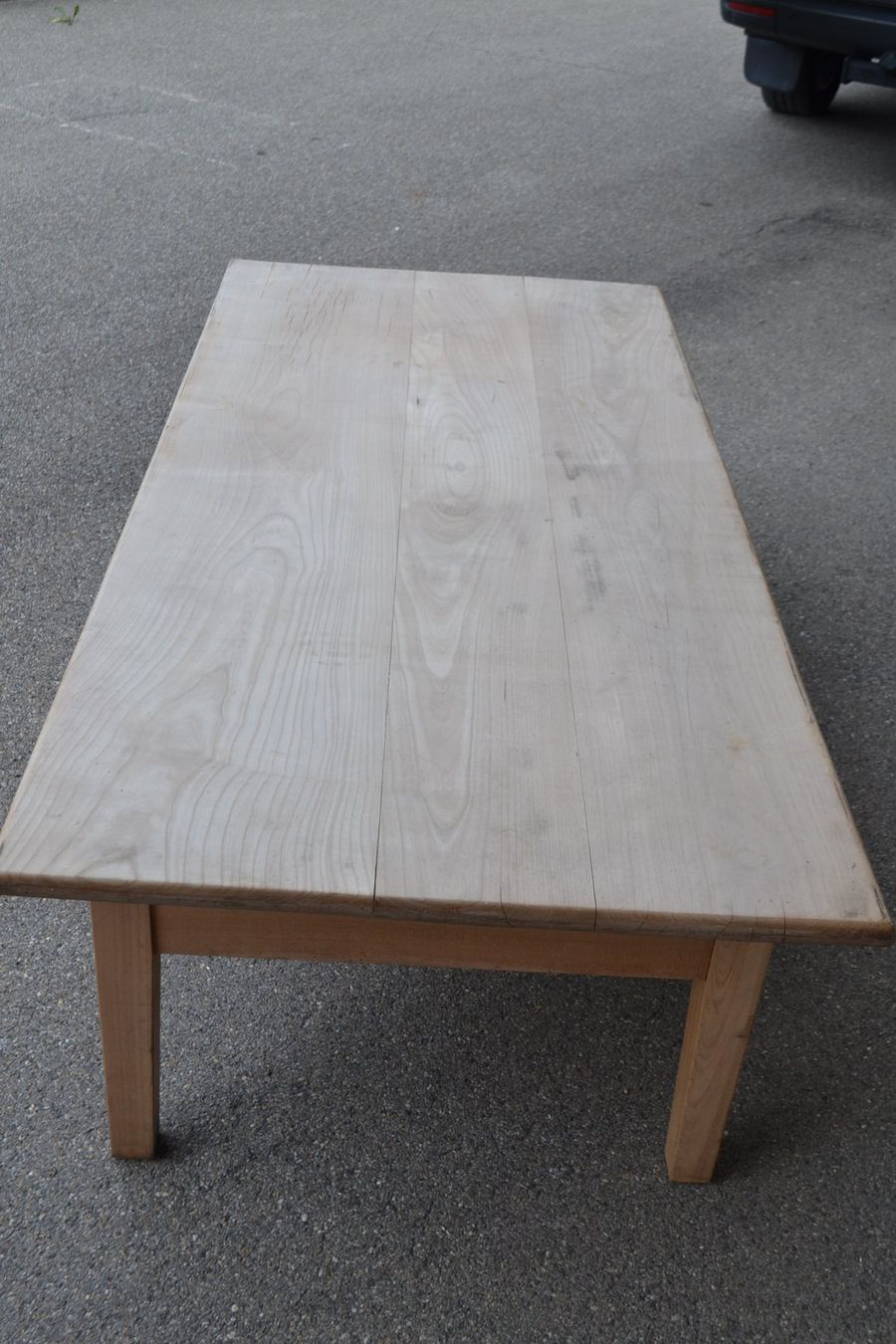 Tavoli: Antiker Couchtisch mit Schublade – Usato da Wil SG venduto da Athi 3