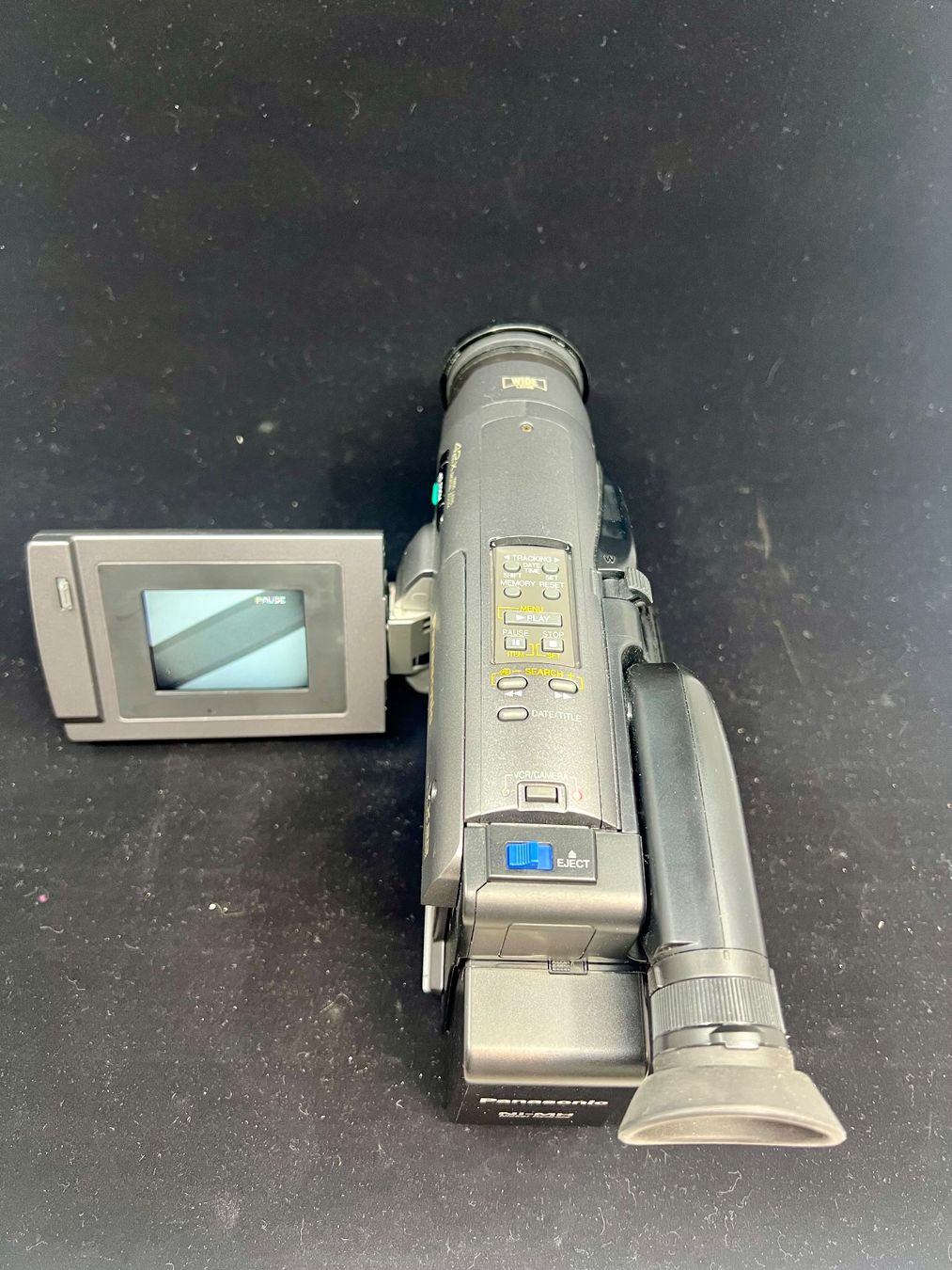 Panasonic Videocamere: Panasonic VX22 VHS-C Movie Camera kit Complet – Usato da Sion venduto da ROBY_ROBY_ROBY 5