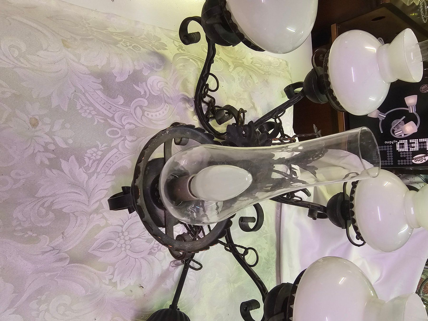 Lustres & lampes de plafonds: Deckenlampe mit 5 Glaskugeln Metallgestell gebraucht – D'occasion à Opfikon par Seebacherbrocki55555 2