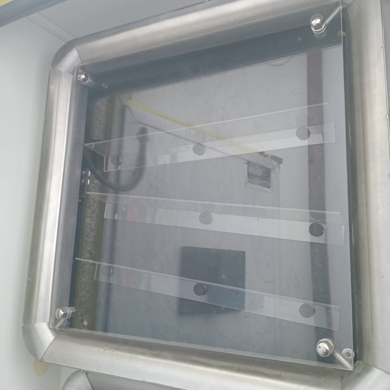 Vetrine: Wandvitrine Massive Abschlissbar  4Stk – Usato da Holderbank AG venduto da ink_6l2d