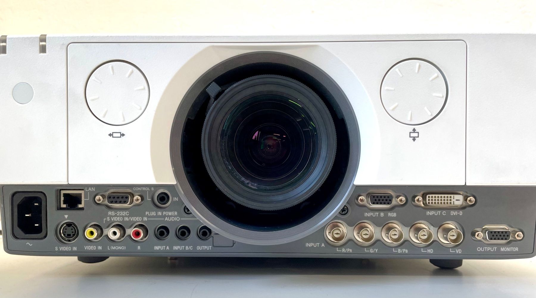 Sony Videoprojektoren: Sony Data Projector VPL-FX30 – Gebraucht aus Niederdorf von  2