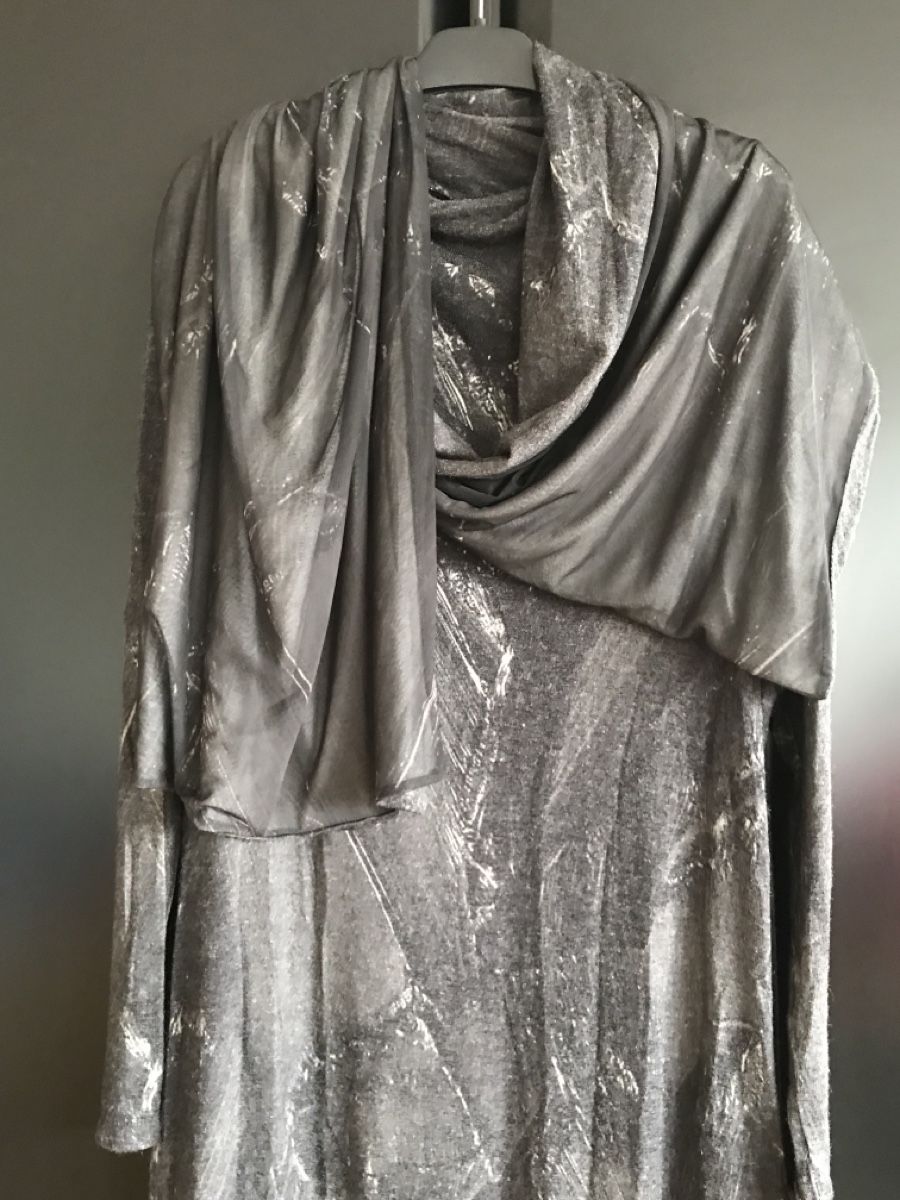 Kleider: Robe OZAI N KU, taille S, viscose, grise anthracite – Neu und originalverpackt aus Morges von sandy069 2