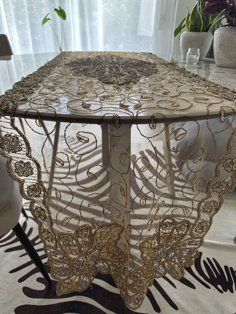 Set di tavolo e panche: Tischdecke aus Dubai, Handarbeit – Nuovo e nell'imballaggio originale da Richterswil venduto da ivana025 2