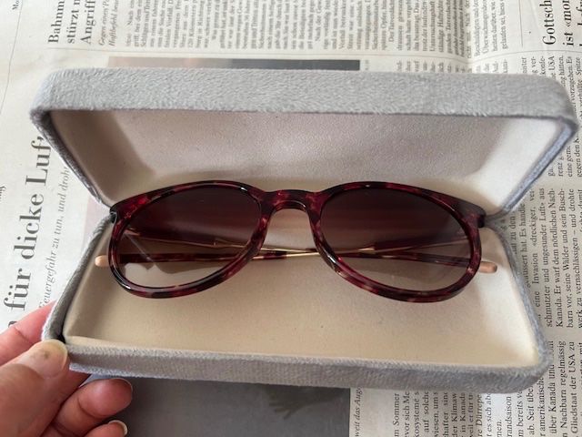 Calvin Klein Brillen & Gläser: Calvin Klein - Sonnenbrille – Neu (gemäss Beschreibung) aus Neerach von romiping