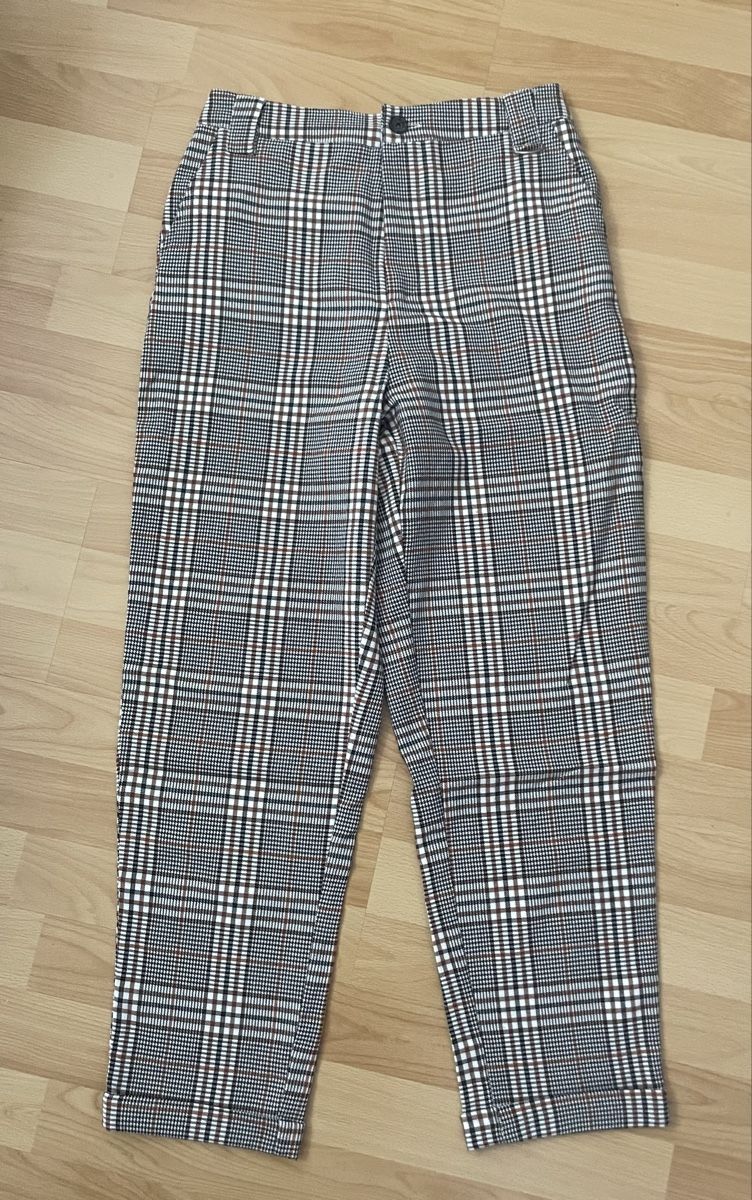 C&A Kleiderpakete: Ensemble pull boutonné + pantalon à carreaux – Gebraucht aus Chemin von nzr_s6sy 3