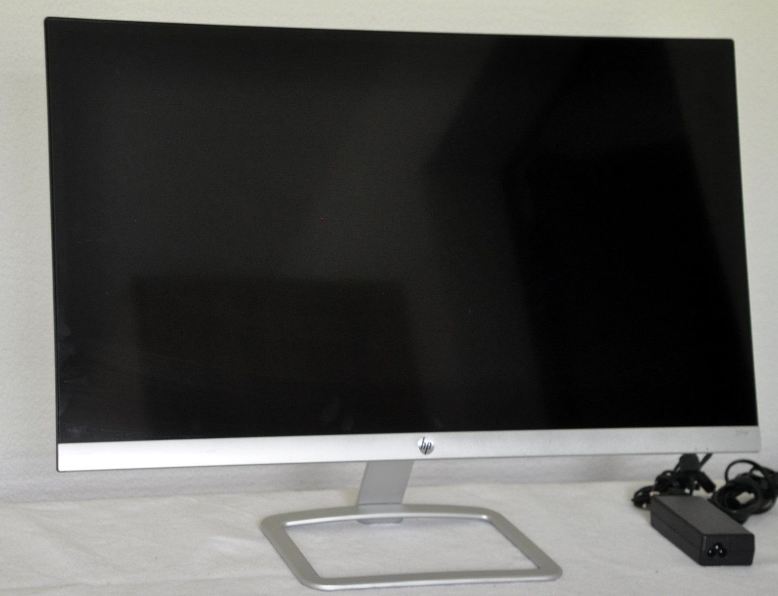Hewlett Packard Monitor: Monitor HP 27er IPS  moniteur 27" – Usato da Collonges venduto da arashee 2