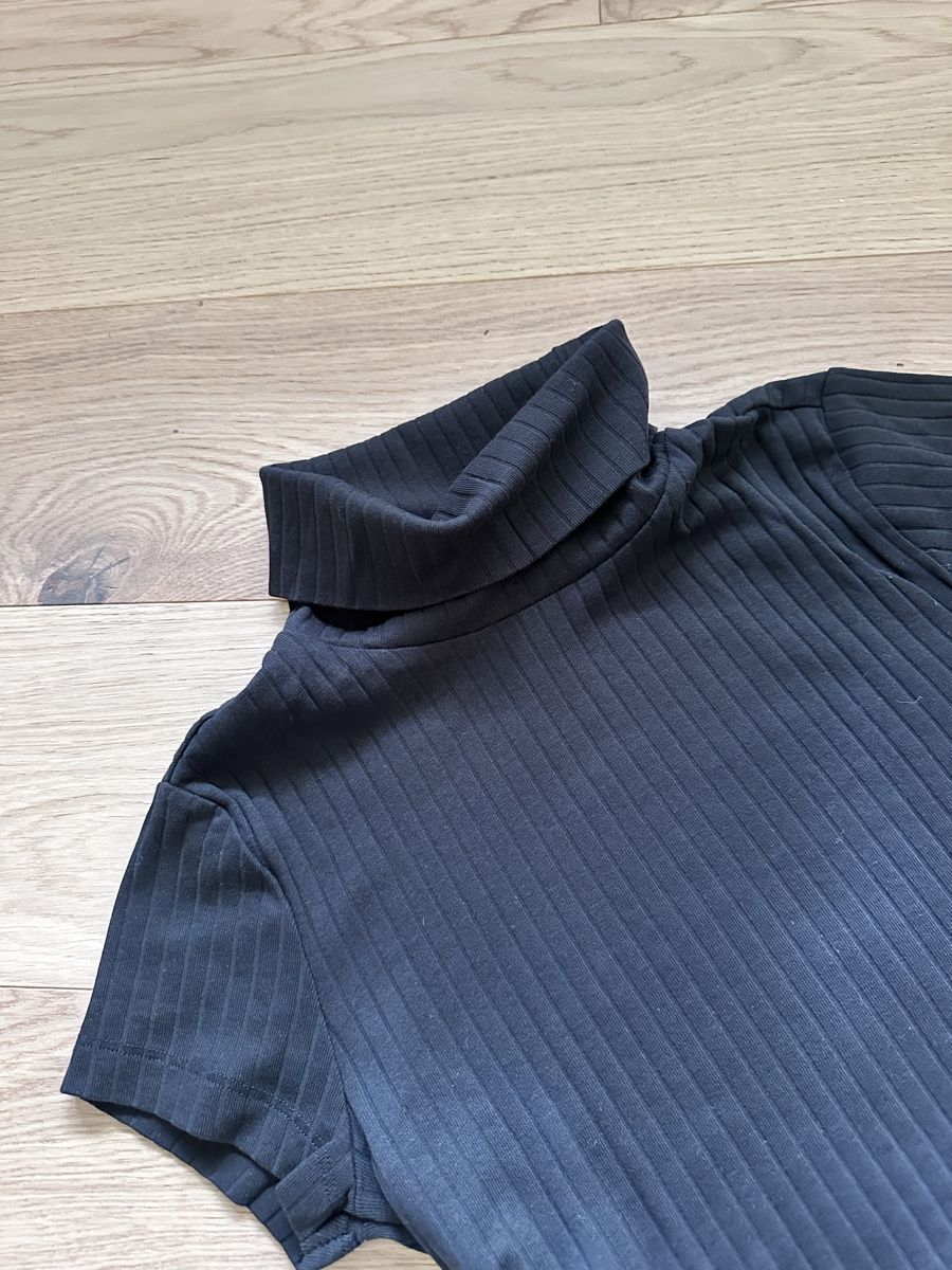 Top: Rollkragen Top – Nuovo (secondo la descrizione) da Küssnacht am Rigi venduto da annine.l. 2
