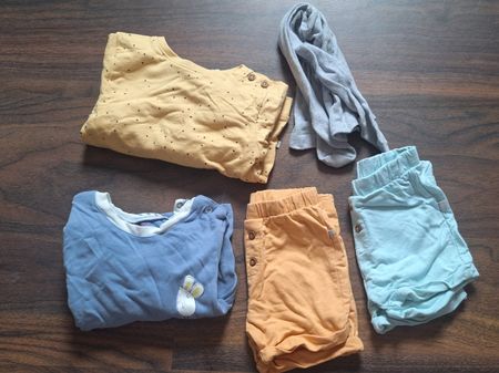 Kleiderpaket 5 Teile Grösse 74 guter Zustand