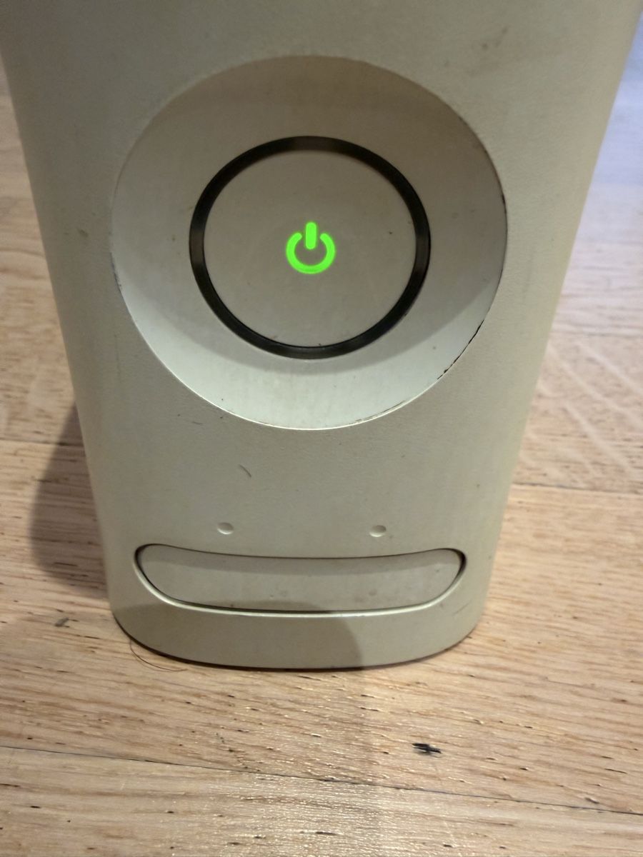 Microsoft Consoles: Xbox 360 mit Controller – D'occasion à Rorschach par mar_nl6c 1
