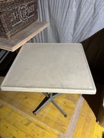 Table pliante vintage beige,idéale pour balcon et terrasse