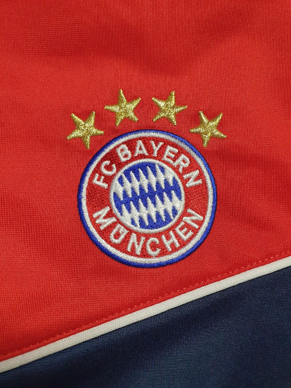 Jacken: FC Bayern München Trainingsjacke Grösse L – Neu (gemäss Beschreibung) aus St. Gallen von CaliSunshine 2
