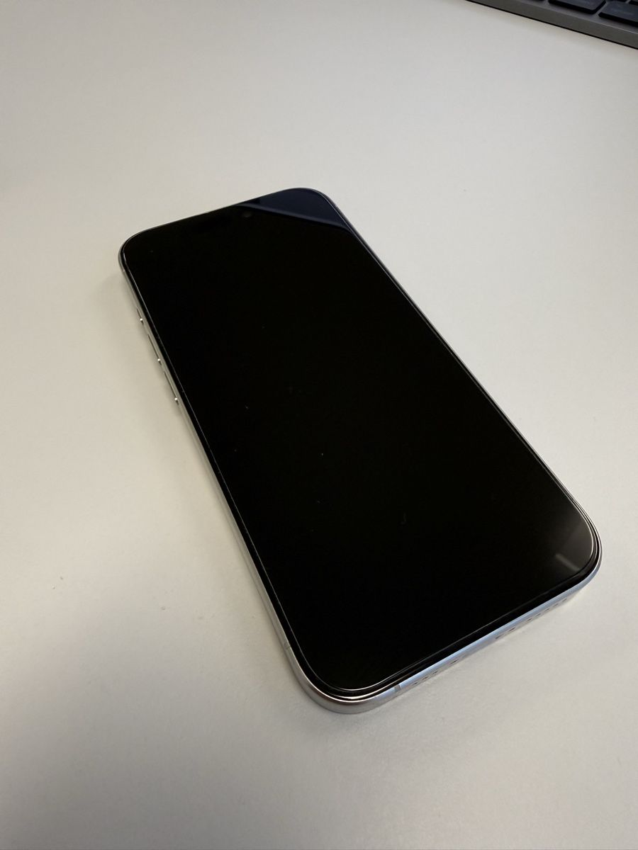 Apple Telefoni cellulari / Smartphones: Smartphone Apple iPhone 15 Pro Silber – Usato da Sirnach venduto da LuxeBlend 1