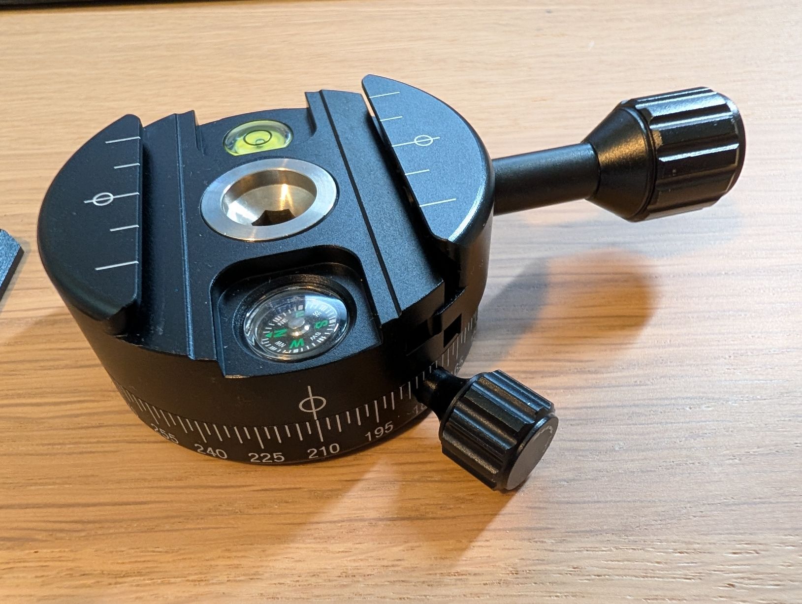 Fotocamera: Arca type panoramic tripod head model C – Nuovo (secondo la descrizione) da Lausanne venduto da AndreiB 1