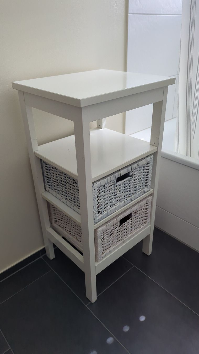 Ikea Hemnes kleines Badezimmeregal (Gebraucht) in Cham für CHF 10 – nur Abholung auf Ricardo kaufen
