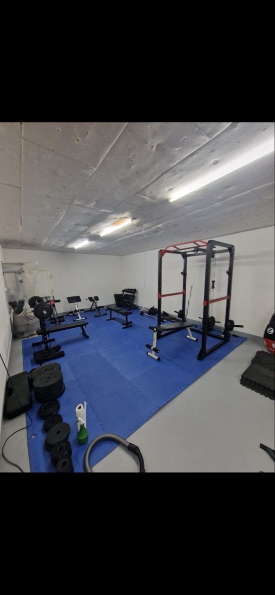Hometrainer: Komplettes Home Gym 🏋️ – Gebraucht aus Embrach von gab_p67g