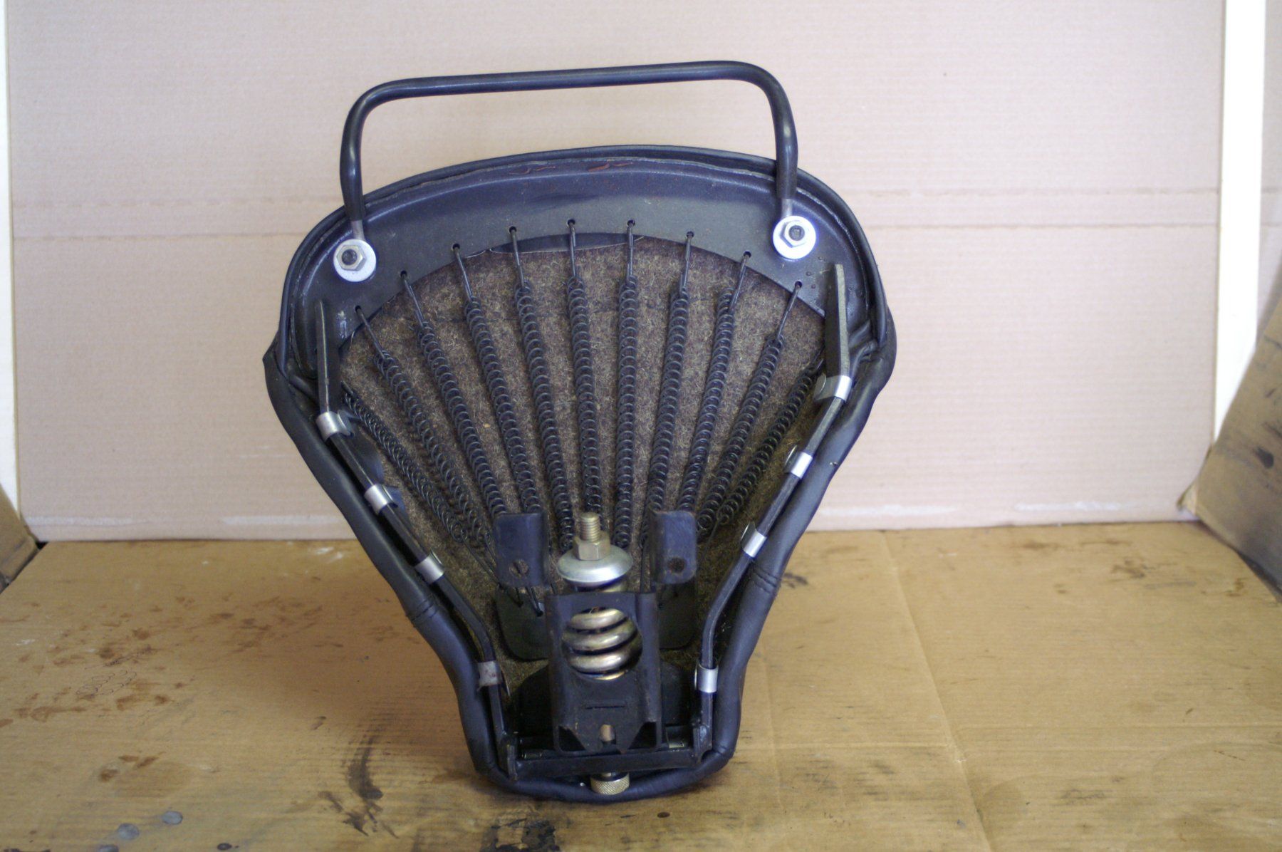 Piaggio Toutes les pièces détachées moto: Schwingsattel Motorrad Vespa Lambretta Leder – D'occasion à Utzenstorf par jue_5d6l 3