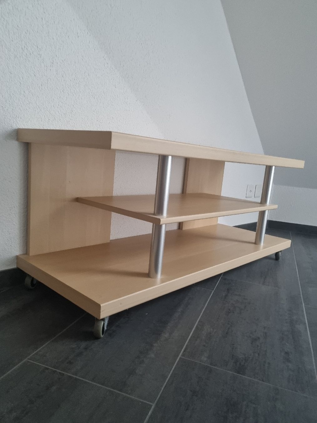 Mobili TV: TV Möbel auf Rollen – Usato da Eschenbach SG venduto da Ma69st 1