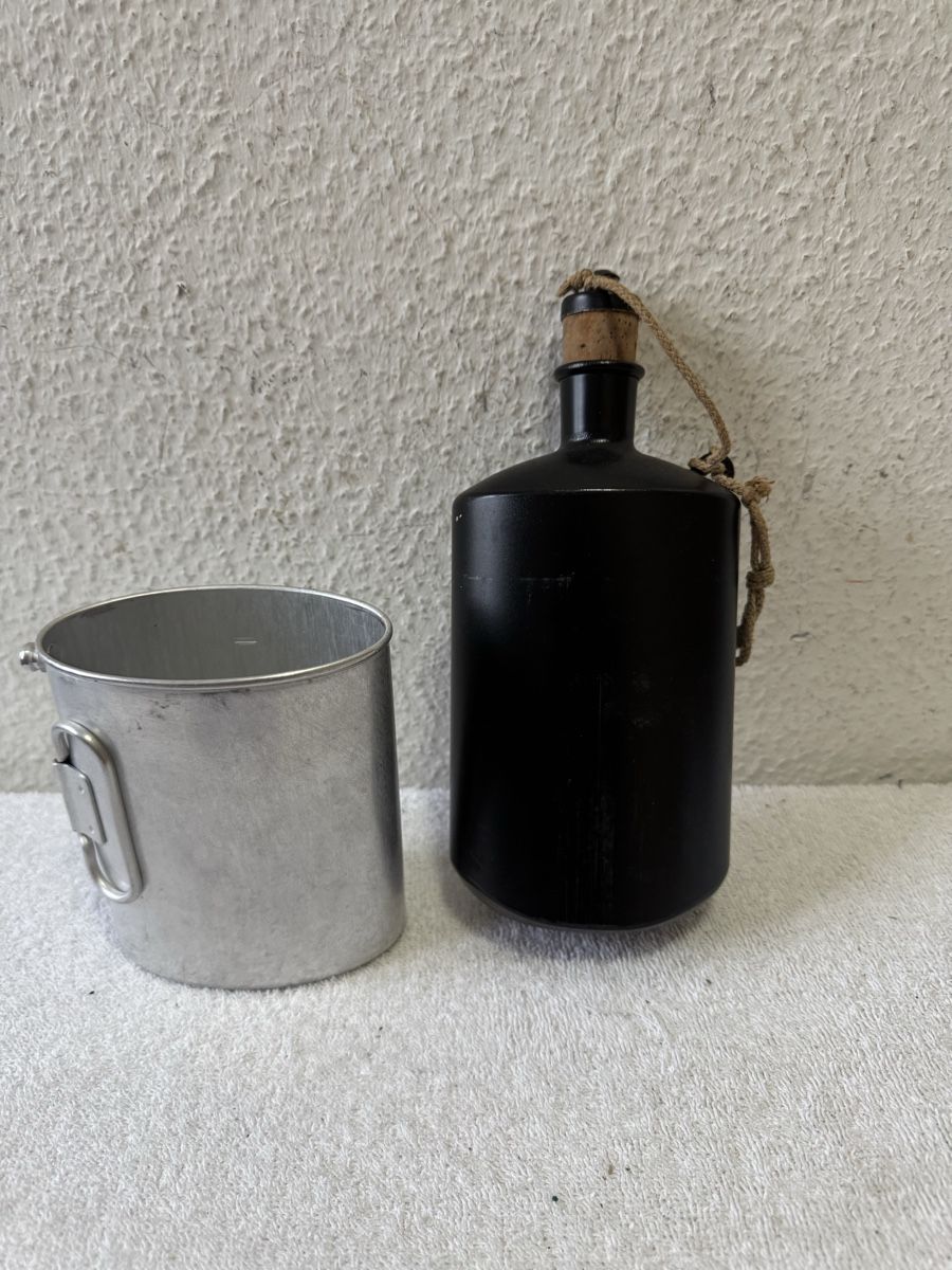 Schweizer Armee Attrezzatura & Pezzi di ricambio: Trinkflasche Schweizer Militär – Usato da Lenzburg venduto da Meister_k 2