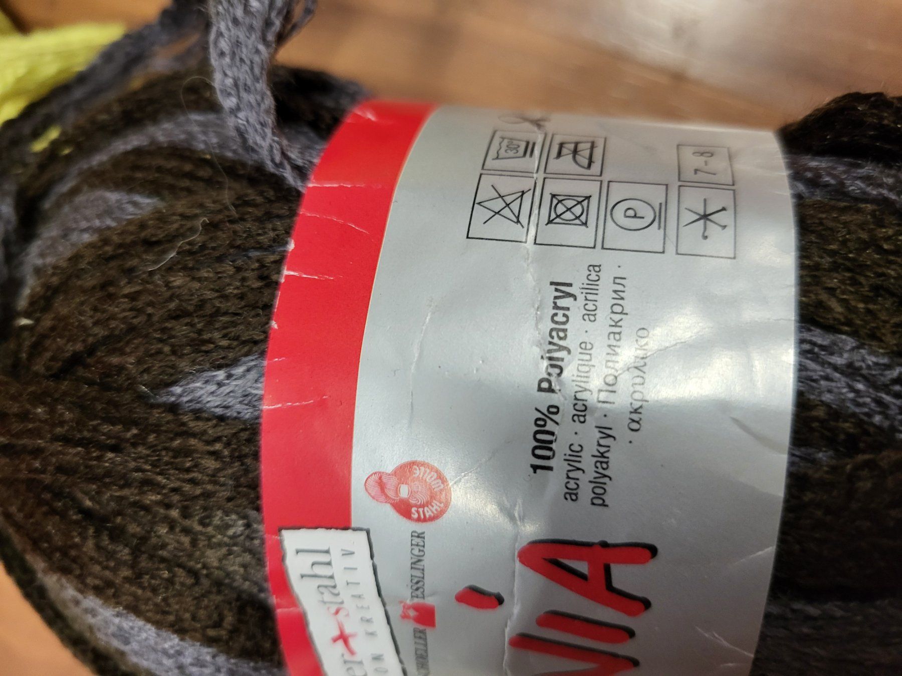 Wolle: 3 Knäuel Strick Band B5 – Neu (gemäss Beschreibung) aus Schwarzenburg von Flamingo07 2