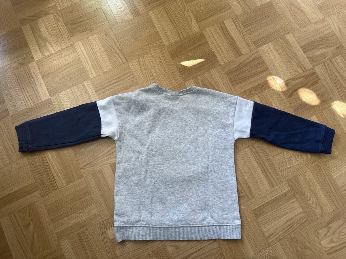 H&M Maglioni & Felpe: Pull Mickey (98) – Usato da Les Avanchets venduto da GG_ 1