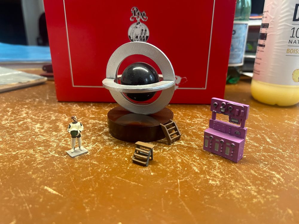 Figurine Pixi Origine Blake & Mortimer Mortimer et le mini Espadon