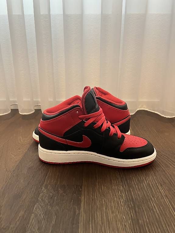 Scarpe da donna: Jordan Damenschuhe Grösse 37,5 – Nuovo e nell'imballaggio originale da Bettlach venduto da Swiss-2016