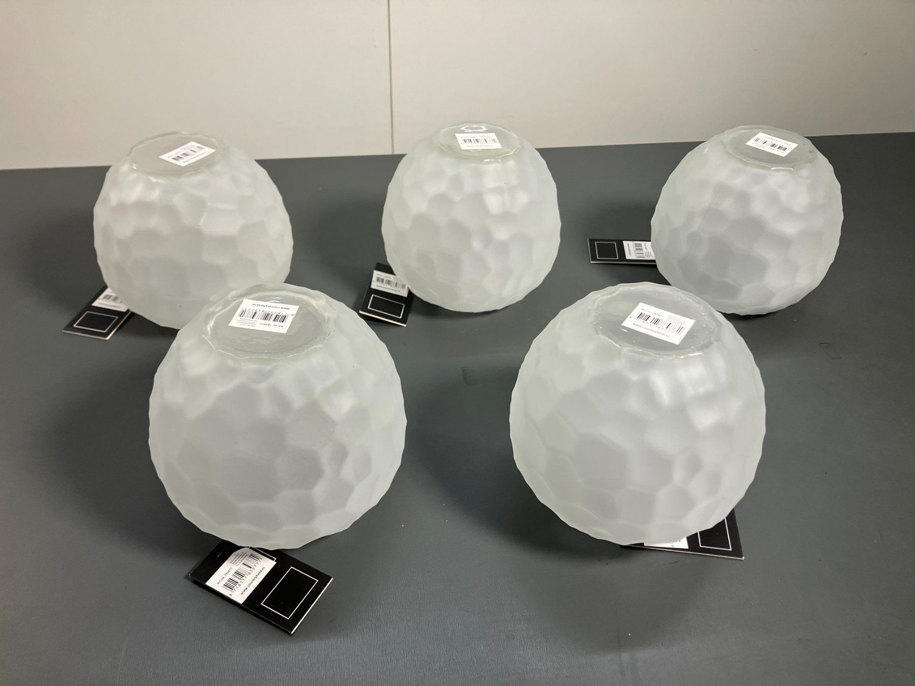 Vasen & Gefässe: 5 St. CF-Summer Designer Milchglas Vasen ab 1.- – Neu (gemäss Beschreibung) aus Lichtensteig von Buy24International 3
