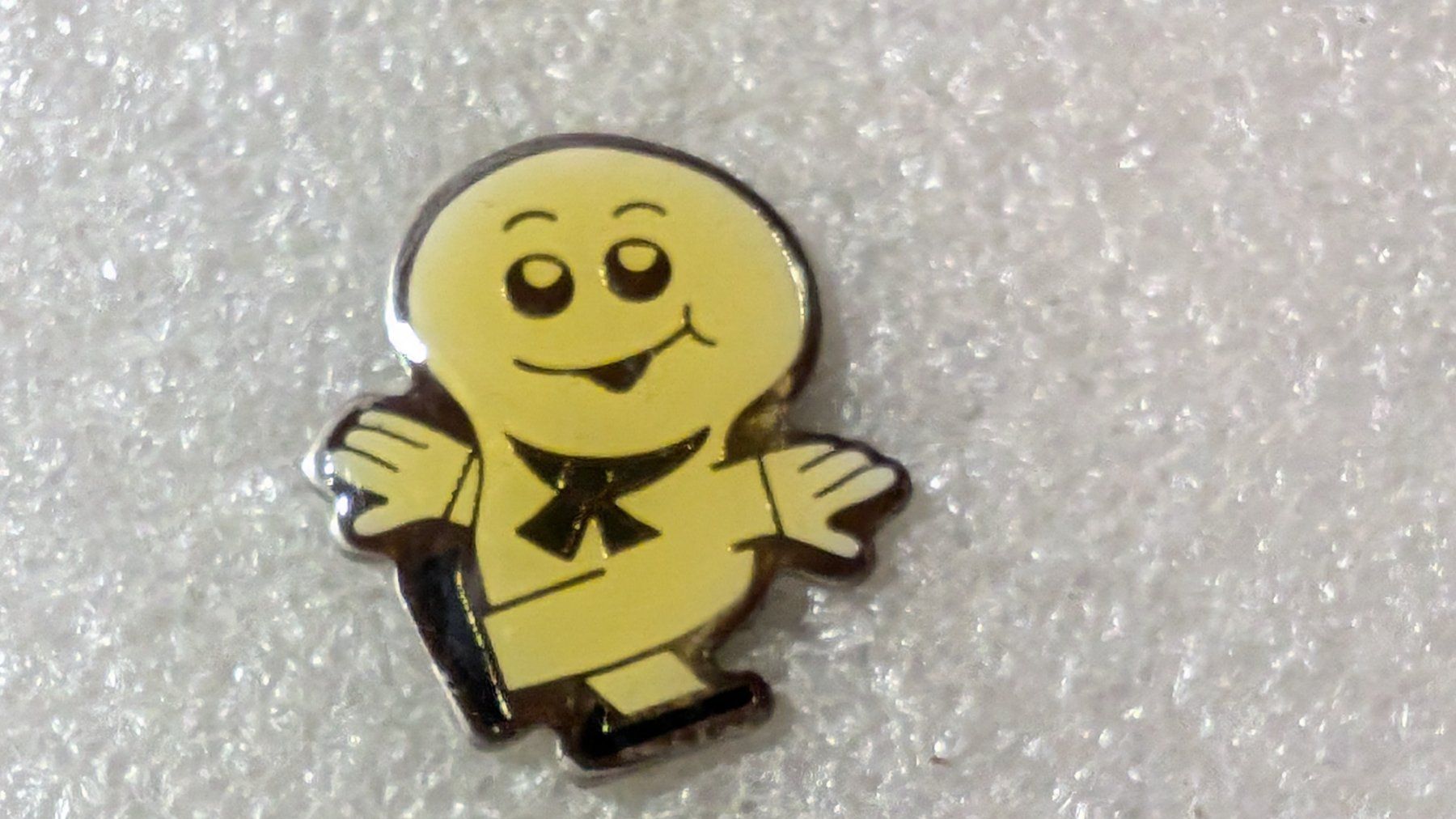 Placchette & Badge: Ansteckpin 219: Maga Bio – Usato da Oppligen venduto da Pin-Fall-Shop