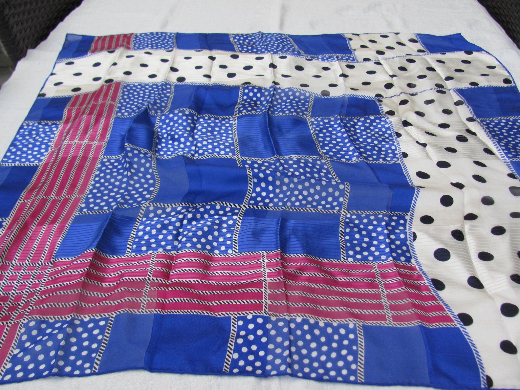 Foulard & Sciarpe: Foulard Christian Fischbacher – Nuovo (secondo la descrizione) da Vétroz venduto da magnolia5 1