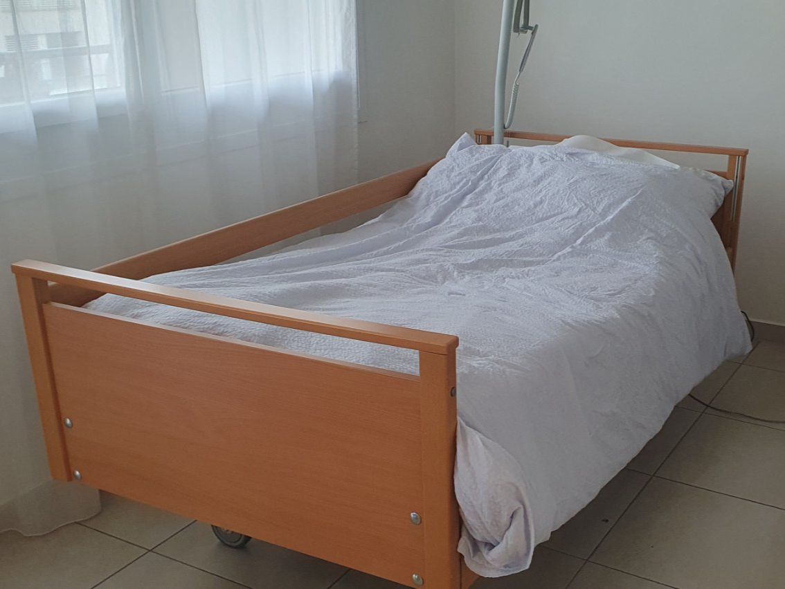 Letti: Lit Médicalisé – Usato da Anières venduto da P02