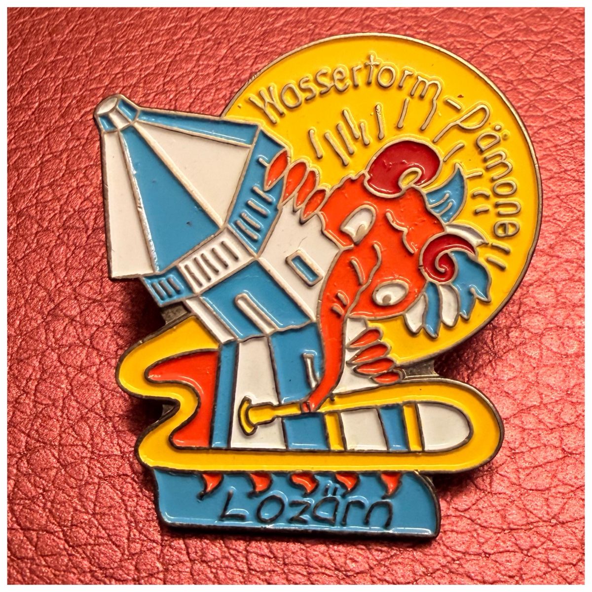 Placchette & Badge: Fasnacht-Pin - Wassertorm-Dämone - Lozärn - Gelb – Nuovo (secondo la descrizione) da Schlieren venduto da RoPue