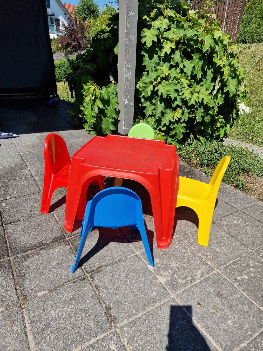 Tischset: Set Kindertisch und 4 Stühle – Gebraucht aus Muri AG von deltadreieck 2